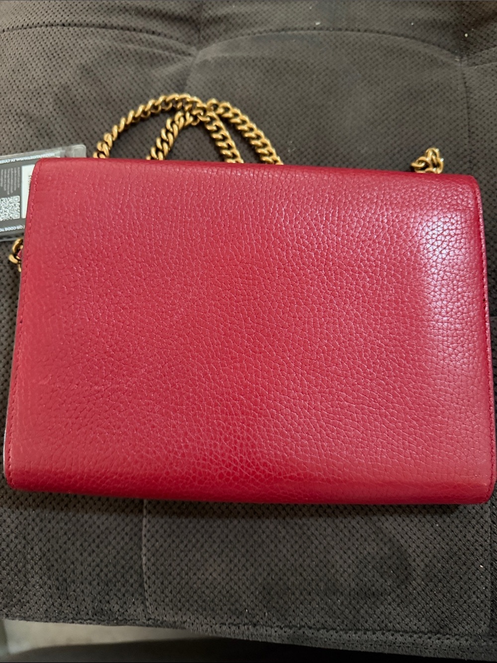 Gucci Red Pebbled Leather Double G Crossbody Bag with Gold Chain
COA included - Picture 2 of 4